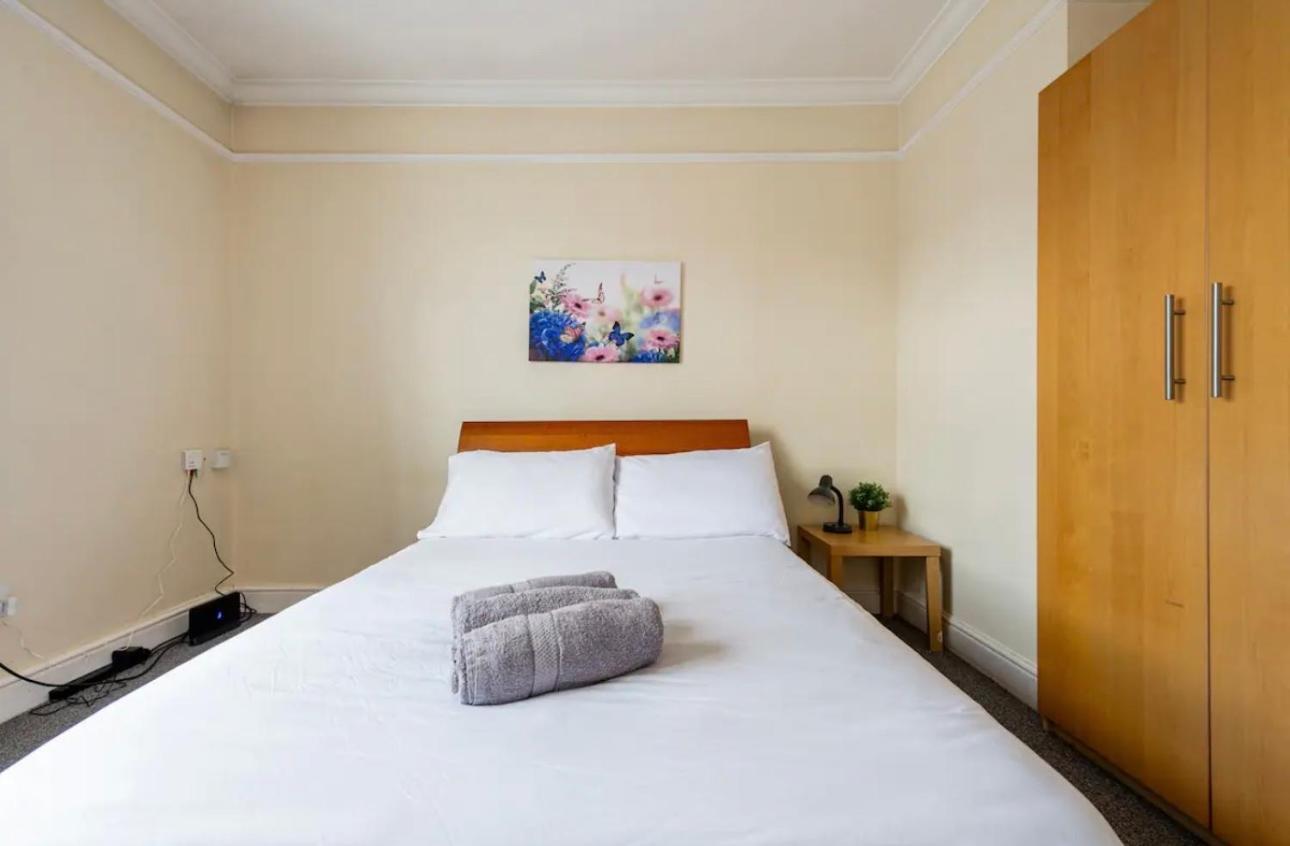 Lovely 3-Bed 20 Minutes To Central Londres Extérieur photo