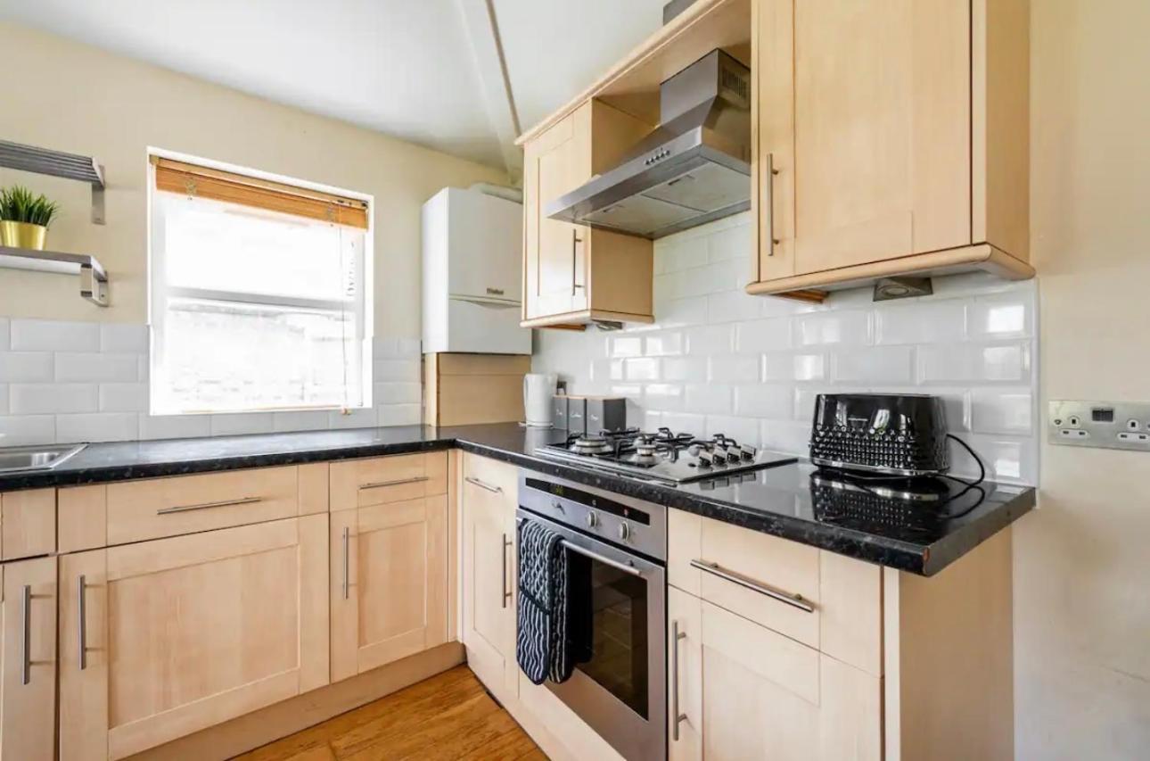 Lovely 3-Bed 20 Minutes To Central Londres Extérieur photo