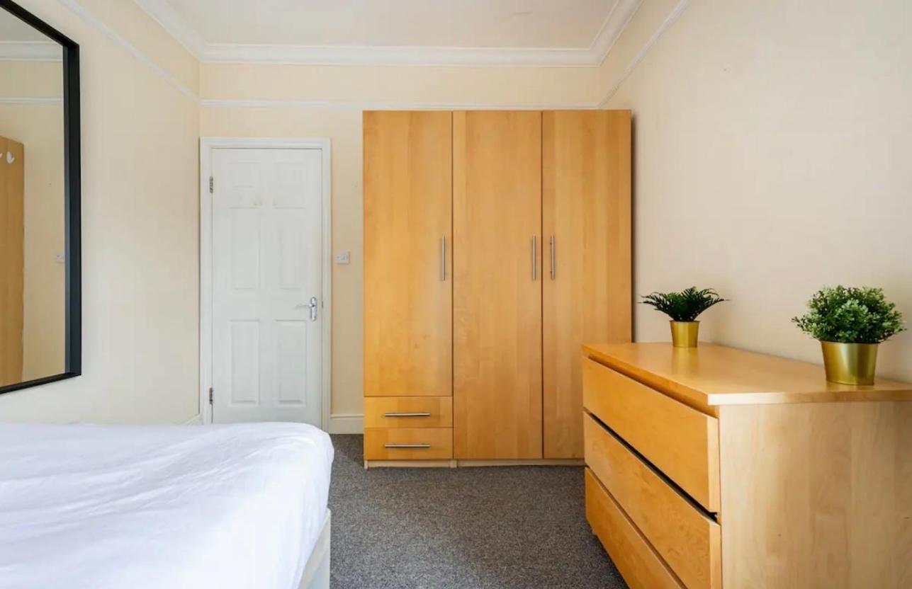 Lovely 3-Bed 20 Minutes To Central Londres Extérieur photo