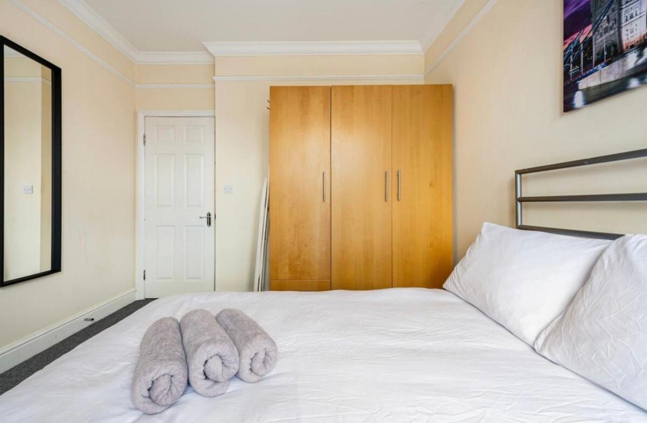 Lovely 3-Bed 20 Minutes To Central Londres Extérieur photo