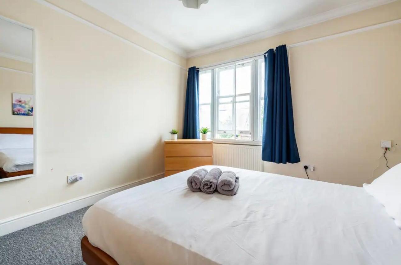 Lovely 3-Bed 20 Minutes To Central Londres Extérieur photo
