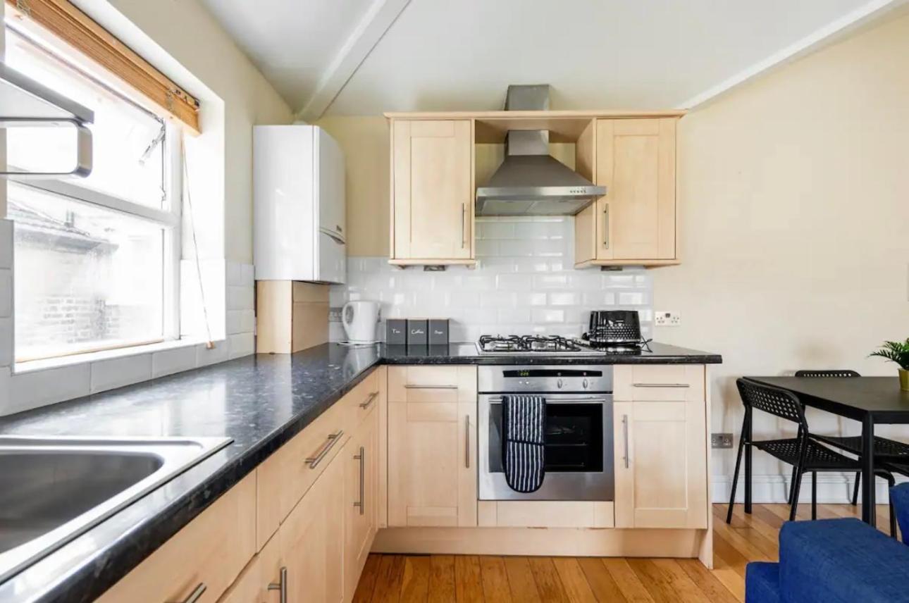 Lovely 3-Bed 20 Minutes To Central Londres Extérieur photo